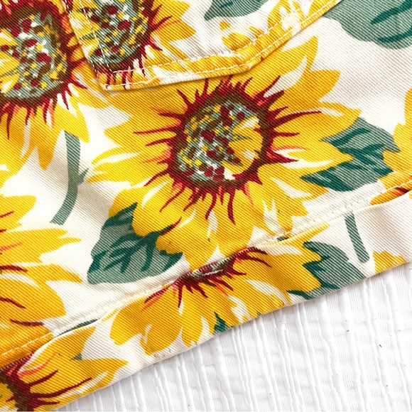 🌻 American Apparel High Waisted Sunflower Shorts in 26/27 🌻 - Picture 4 of 6